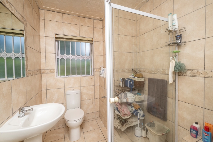 2 Bedroom Property for Sale in Bloemhof Western Cape